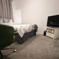 Lizola Homes Rooms, hotelli kohteessa Dagenham