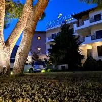 Akharnaí में, होटल PARNIS PALACE Hotel Suites