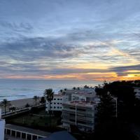 Comarruga Seaside Bliss Apartment, 100m to beach &ndash; hotel w mieście San Vicente de Calders