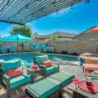 Mesa Oasis with Heated Pool, Spa and Office, hotel poblíž Falcon Field - MSC, Leisure World