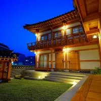 Gongju honghwigwan guesthouse, хотел в Gongju