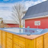 Sauna and Private Hot Tub Kirkwood Farmhouse!, hotel near Galesburg Municipal - GBG, Kirkwood
