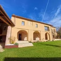 Santo Stefano Resort -Rondini - Vicoforte, hotel v destinaci Vicoforte