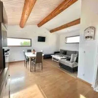 Villa la Source proche Aéroport Marseille Marignane -confortable - et tout équipé, hotel en Rognac