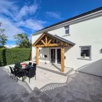 The Discovery Lodge, hotel em Ballykelly
