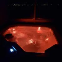 Chez Arnaud sauna et jacuzzi, khách sạn ở Saint-Jean-Saint-Maurice-sur-Loire