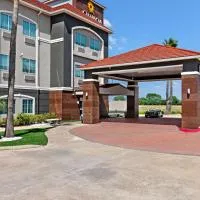 La Quinta Inn Suites by Wyndham Raymondville Harlingen: Raymondville şehrinde bir otel
