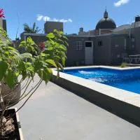 Apartamentos Colibrí- Frente al Santuario de la Virgen, hotell i San Nicolás de los Arroyos