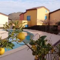 Les Terrasses de LOZARI de Nadine et Claude – hotel w mieście Belgodère