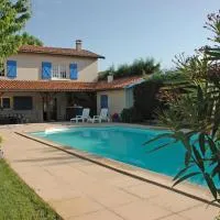 Le Relais Du Grand Logis, hotel i Civrieux