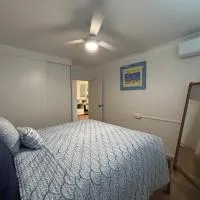 Tropical Ground-Floor Retreat Cairns، فندق في Cairns North