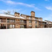 Wolf Creek Lodge Condo in Eden, UT - Relaxing Mountain Retreat, hotel en Eden