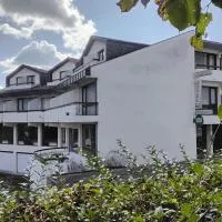 Logis Hôtel L'Elancèze, hotel i Thiézac