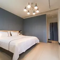 鉑玥館民宿: Jinning şehrinde bir otel