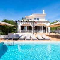 Casa Miguel - Family-Friendly 3-Bedroom Villa with Private Pool &ndash; hotel w mieście Carvoeiro