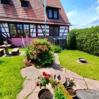 Ferienhaus Marré - mit Grill, Feuerstelle und Gartensauna, hotel en Waldbrunn