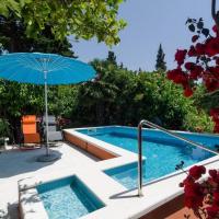 Oldstyle Villa with a Seasonal Pool, hotel v destinaci Mlini