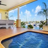 Villa Utopia on the Marina 3 Bed, 3 Bath, hotel sa Stuart Park