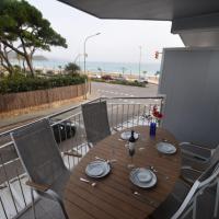 Apartamento frente a la playa Blanes Costa Brava, hotel i Blanes