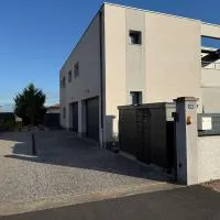 Grande Villa 16 personnes, hotel em Aulnat