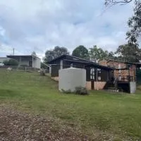 Currawong Cottage, готель у місті Anglers Reach