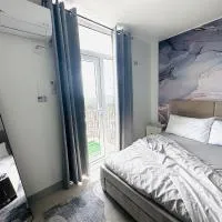 Affordable Condo with Fast Wifi & Near Airport, hotel v mestu Lo-oc