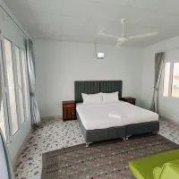 Sea Breeze Lodge, hotel i Camp