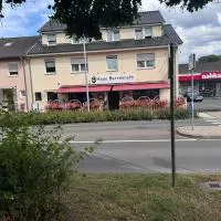 Haus Berrenrath, hotel di Hürth