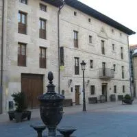Arganzón Plaza โรงแรมในLa Puebla de Arganzón