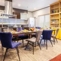 BBQ カラオケ ビリヤード 卓球も可能な露天風呂付き最大12名の一棟貸し KOEI HOUSE in KANNA, hotel i Ginoza