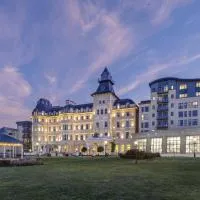 Royal Marine Hotel โรงแรมในดุนเลรี