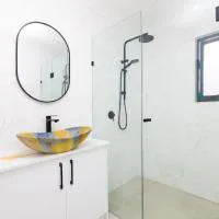 Glenelg North House, 3QBed, 2KSBed, 2Bth, 5TV, hotell i Glenelg
