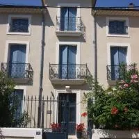 Servian में, होटल Le Petit Molière Chambres d'hôtes et gîte