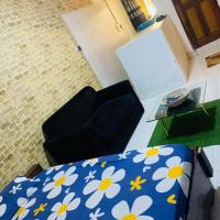 Jolie mini studio américain, hotel near Leopold Sedar Senghor Airport - DKR, Dakar