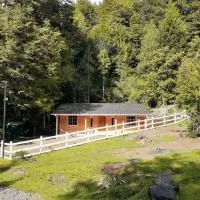 Hostal Conaripe Alto sector Termas, готель у місті Коньяріпе
