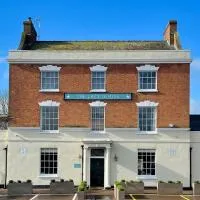 The Lazy Goose - Coffee House & Bedrooms, hotelli kohteessa Stonehouse