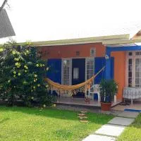 Casa a 50m praia da Pinheira configuravel de 1 ate 8 pessoas, hotelli kohteessa Pinheira