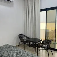 Malak Rest – hotel w mieście Junayz al Janūbī
