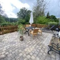 EIFELCOTTAGE Zaunkönig، فندق في Ulmen
