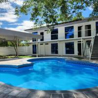 Wally World Inn, hotel cerca de Palmerola International Airport - XPL, Comayagua
