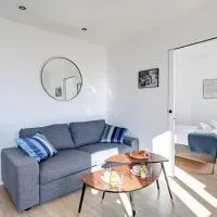 Suite Par ici - Superbe appartement, hotel em Suresnes