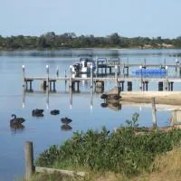 Lakes Entrance Waterfront Cottages with King Beds, hotel Lakes Entrance-ben