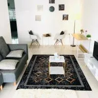 Syapins Cozy Haven Lunas Homestay Musslim Only, מלון בLunas