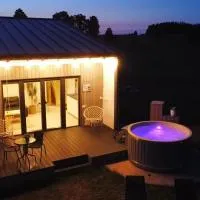 OH DEER holiday house, hotel i Veismaņi