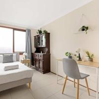Private Single Room - Centrally Located at Milperra - Shared Bathroom, hotel near Bankstown Airport - BWU, East Hills