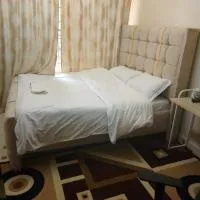 Classy Spacious Studio - Waiyaki Way, hotel u gradu 'Rungiri'