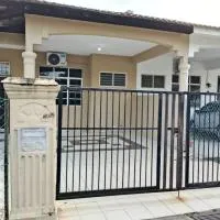 Paka에 위치한 호텔 Homestay Taman Delima Paka Bedroom-3 Aircond-3 Unify-Netflix Coway 8-Person