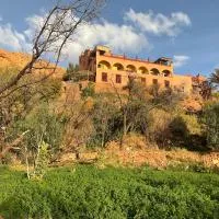 ACHAHOUD CHEz LA BELLE FIBULLE, hotell i Aït Fars