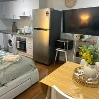 Dog friendly new humble abode In hotspot location, hotel a Budgewoi