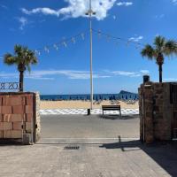 Between Sea and Party, Los Ranchos, Levante first line, terraced Apartment, self check-in, free parking, hotel en Benidorm